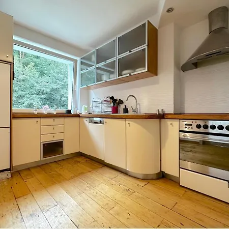 Surf - 5 Minutes To Molo & Seaside Kwatera prywatna