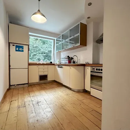 Kwatera prywatna Surf - 5 Minutes To Molo & Seaside *